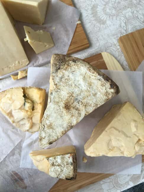 French Cheese Walk: Visit 4 artisan cheese shops - FAQs