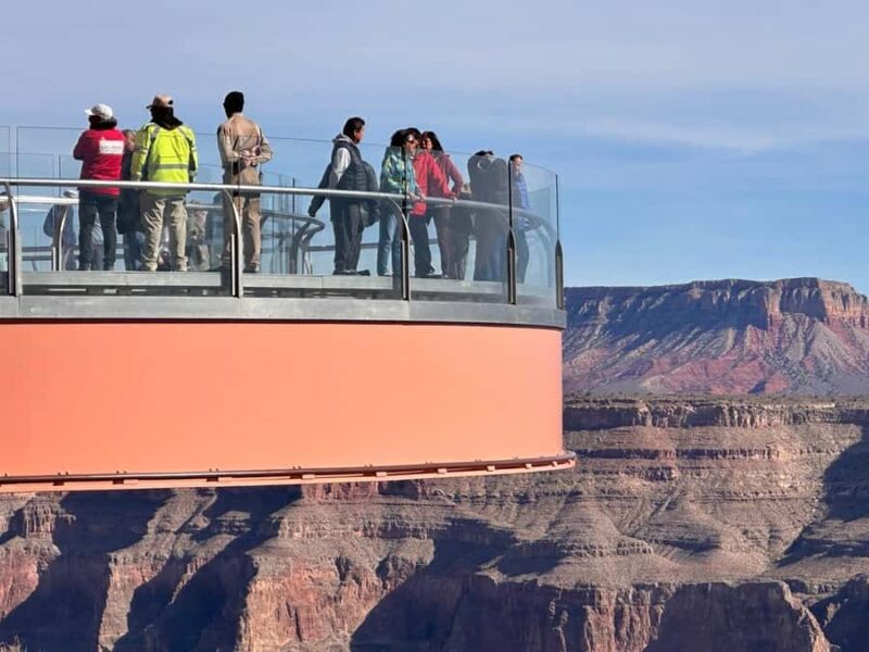 French-guided tour of the Grand Canyon, including Skywalk - Key Points