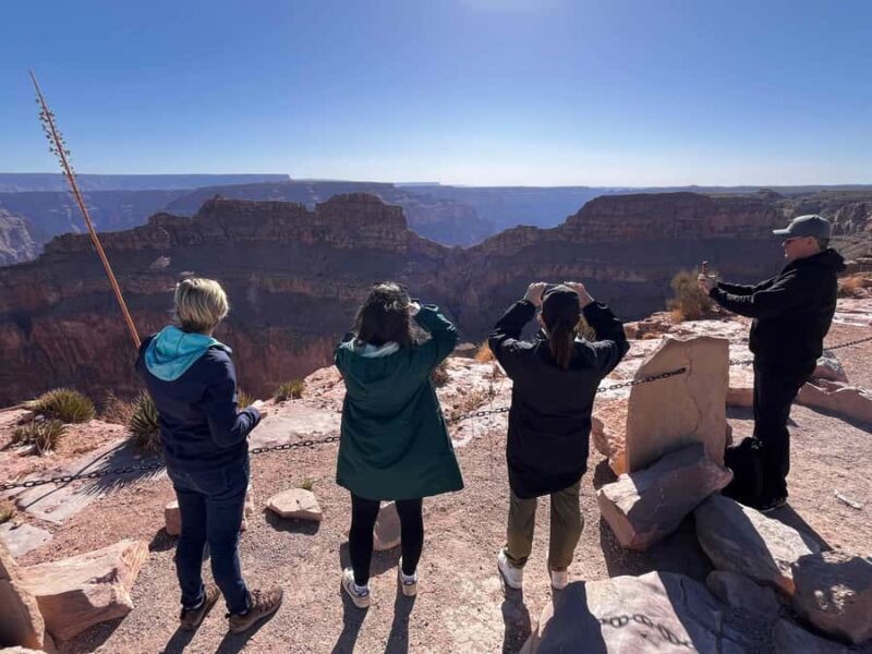 French-guided tour of the Grand Canyon, including Skywalk - The Journey from Las Vegas: What to Expect