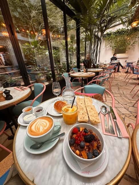French lessons over a typical breakfast at the foot of Montmartre - The Experience in Detail