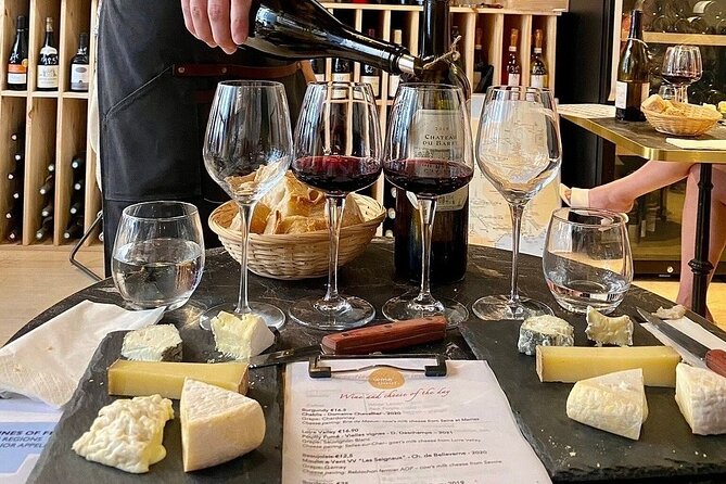 French Wine, Champagne And Cheese Tasting Paris SECRET WINE DOOR - Pairing format: how the cheeses and bread likely shape what you notice