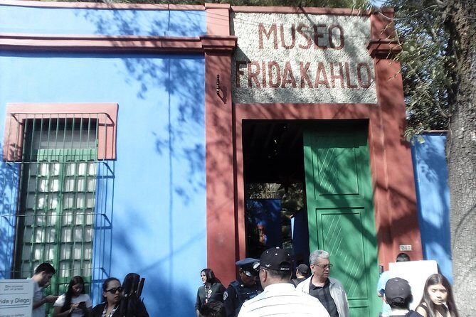 Frida Kahlo and Floating Gardens Tour with Transportation - The Tour in Detail: What to Expect