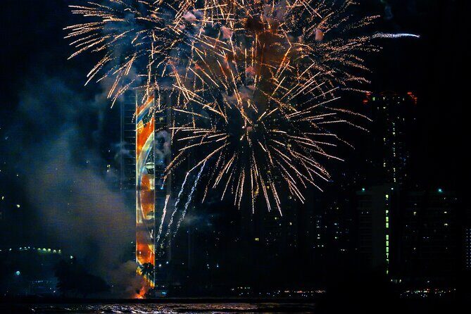 Friday Night Firework Cruise in Waikiki - FAQs