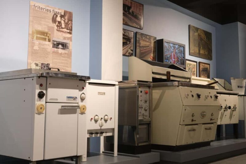 Frietmuseum Brussels: Entry to the fries museum with a tasty treat - A Closer Look at the Frietmuseum Experience