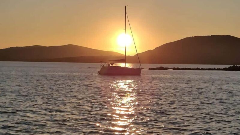 From Alghero: sunset on a sailing boat with aperitif - Key Points