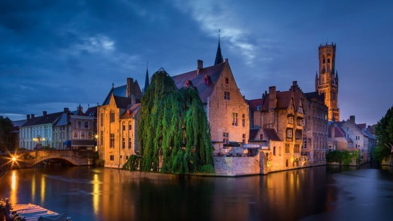 From Amsterdam: Day Trip to Bruges in Spanish - Who Is This Tour Best For?