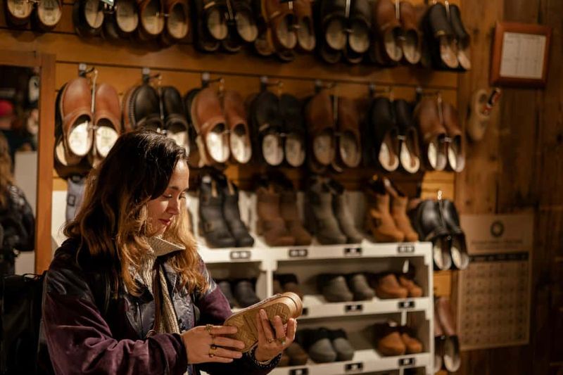 From Amsterdam: Volendam and Zaanse Schans Tour with Cheese - Timing reality check: how the day can feel