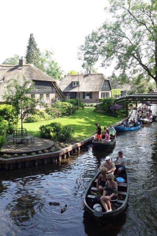 From Amsterdam: Giethoorn Day Trip with Small Electric Boat - Key Points