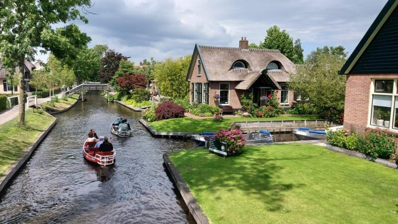 From Amsterdam: Giethoorn Small Group Tour with Boat Ride - The Boat Ride: Gentle, Scenic, and Relaxing
