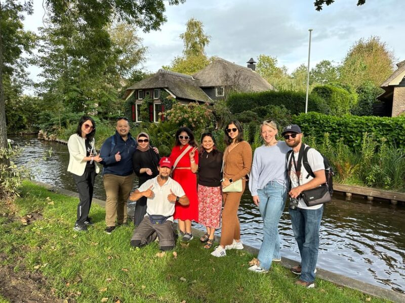 From Amsterdam: Giethoorn Small Group Tour with Boat Ride - Walking Around Giethoorn