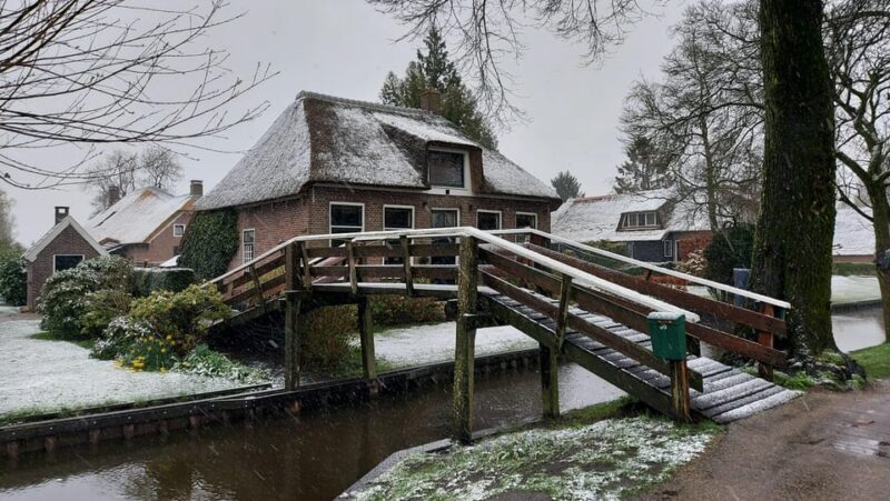 From Amsterdam: Giethoorn Small Group Tour with Boat Ride - Practical Details & Tips