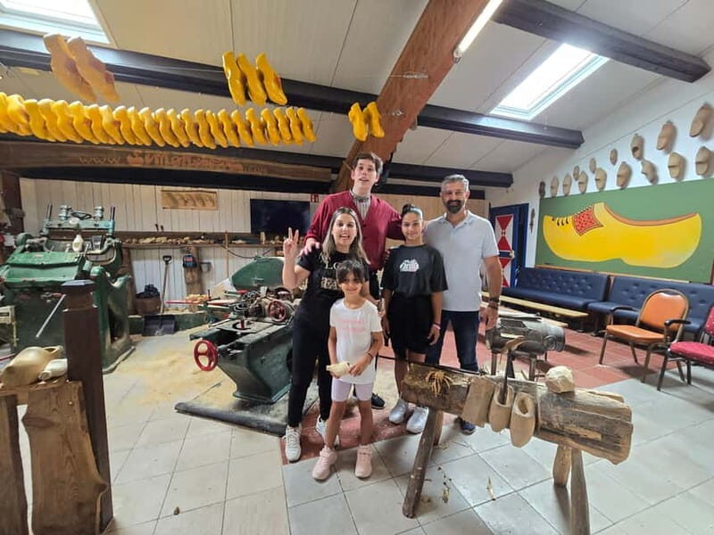 From Amsterdam: Keukenhof Tulips, Windmills & Volendam - Key Points