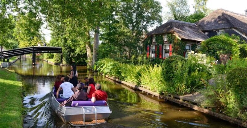 From Amsterdam: Private Tour to Giethoorn - Discovering Giethoorn: The Heart of the Tour