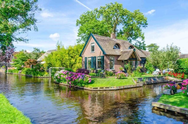 From Amsterdam: Private tour to Giethoorn with private boat - Key Points