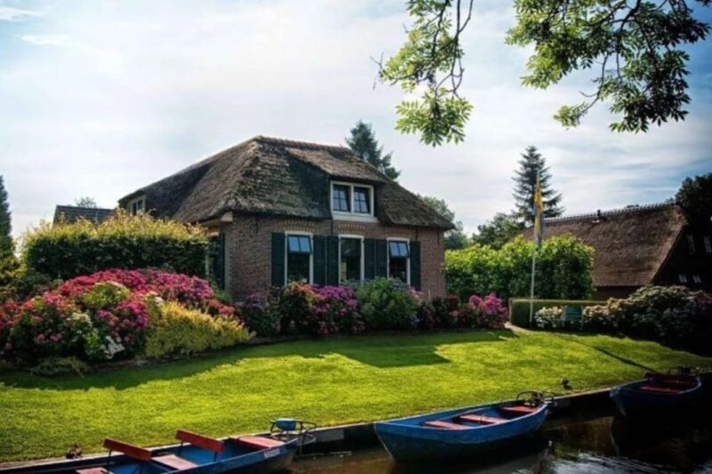 From Amsterdam: Private tour to Giethoorn with private boat - Why Consider This Tour?