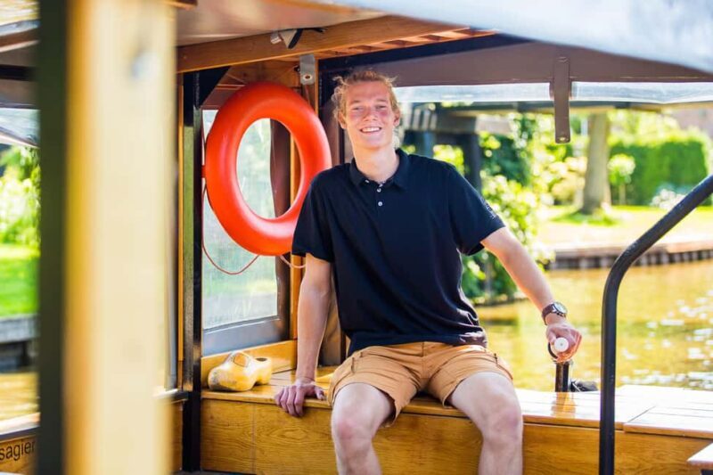 From Amsterdam: Ultimate Giethoorn Experience with Boat Tour - What to Expect on the Tour
