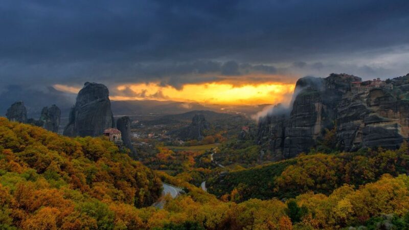 From Athens: 3 Days in Meteora & Delphi with Tours & Hotel - The Experience Breakdown
