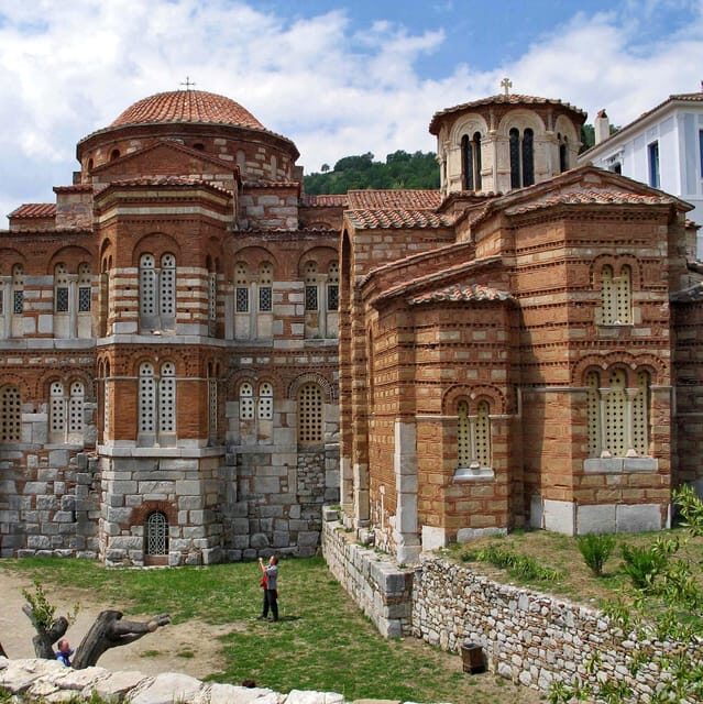 From Athens: Delphi and Osios Loukas Monastery Day Trip - The Archaeological Museum and Free Time