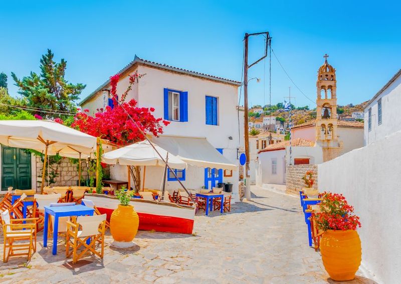 From Athens: Hydra, Poros, and Aegina Day Cruise with Lunch - Onboard guides and audio: how you actually get meaning from the route