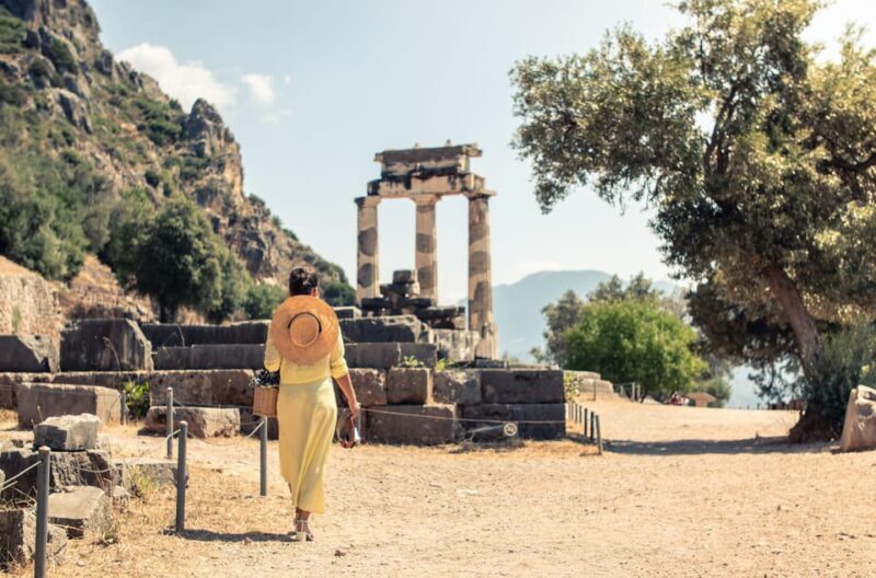 From Athens: Private Delphi and Thermopylae Guided Day Trip - First Stop: Thermopylae