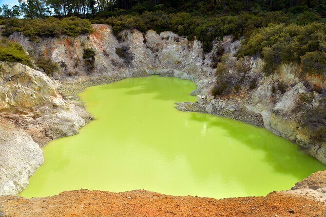 From Auckand: Waiotapu and Polynesian Spa Rotorua Day Tour - FAQs