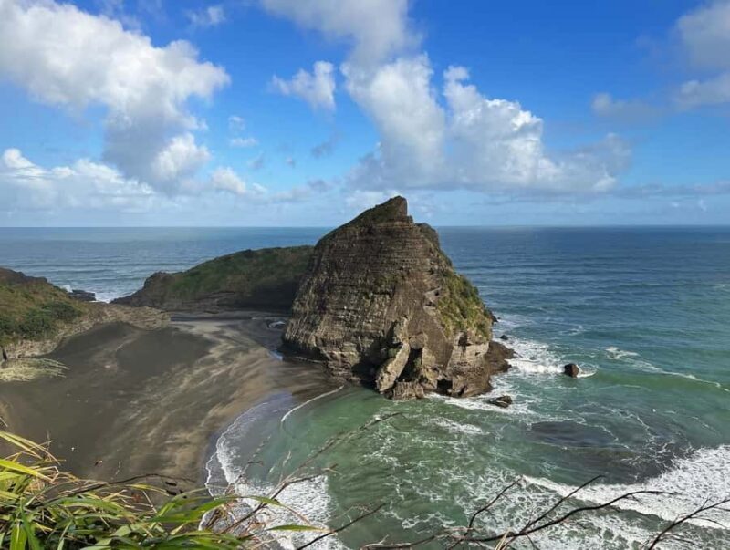 From Auckland: Guided Tour of Piha with Scenic Beach Walks - Lunch and Leisure