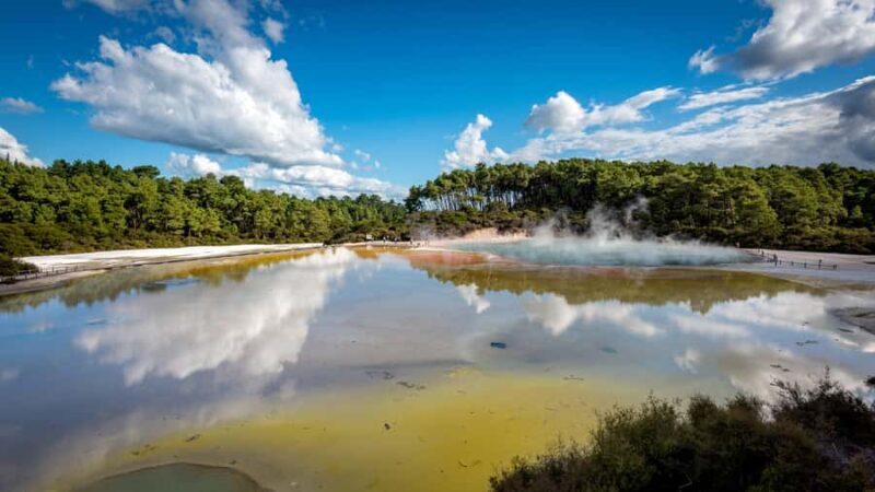 From Auckland: Wai-O-Tapu & Polynesian Spa Rotorua Day Tour - Exploring Rotorua’s Lakes
