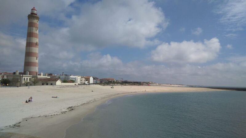 From Aveiro: Barra Beach Lighthouse & Costa Nova Guided Tour - FAQ