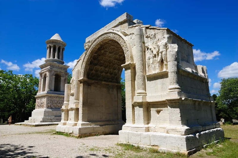 From Avignon: Van Gogh's sites and Roman monuments - FAQs