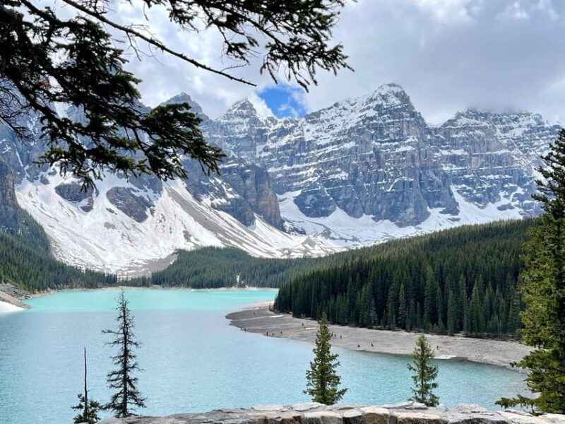 From Banff: Moraine Lake and Lake Louise Half Day Tour - Free Time in Banff Town