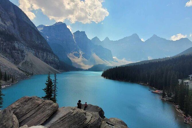 From Banff: Moraine Lake and Lake Louise Half Day Tour - Exploring the Banff Lakes: Moraine Lake and Lake Louise Half Day Tour