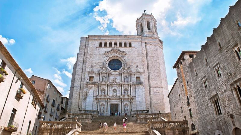 Barcelona: Girona & Costa Brava Small Group Tour with Pickup - Pals: Cobblestones, Sea Views, and a Proper Photo Pause
