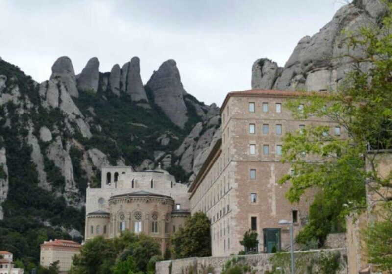 From Barcelona: Train Route and Cable Car to Montserrat - Exploring Montserrat from Barcelona: A Practical Guide to the Scenic Train & Cable Car Experience