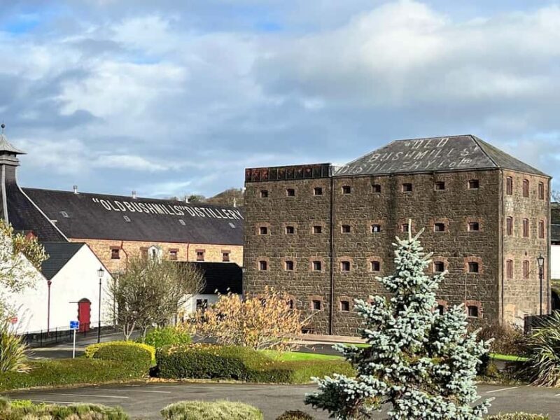 From Belfast: Giants Causeway & Bushmills Whiskey Tour - Key Points