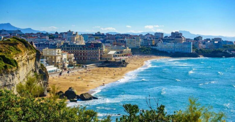 From Bilbao: Biarritz, Saint Jean de Luz, San Sebastian Tour - Transport and Group Size