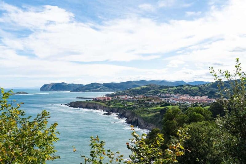 From Bilbao: Gaztelugatxe, Mundaka, and Guernica Tour - Weather and rain: what’s not included