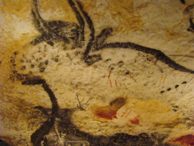 From Bordeaux: Lascaux and Dordogne Valley Private Tour - FAQs