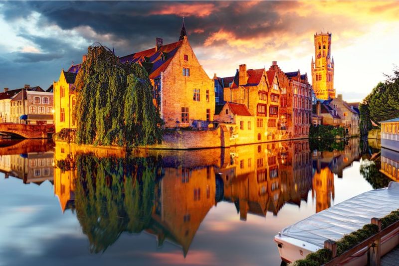 From Brussels: Bruges Day Trip with Boat Tour Option (ENG) - UNESCO Bruges: Canal-First Sightseeing (Not Museum-Only)
