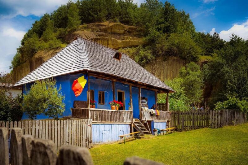 From Bucharest: Brdetu 4x4 Tour with Lunch, Hotel Pick-Up - Who Should Consider This Tour?