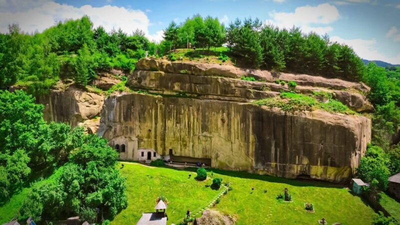 From Bucharest: Brdetu 4x4 Tour with Lunch, Hotel Pick-Up - FAQs