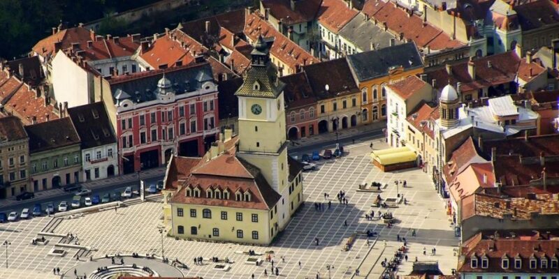 From Bucharest: Day Trip to Dracula and Peles Castle - Key Points