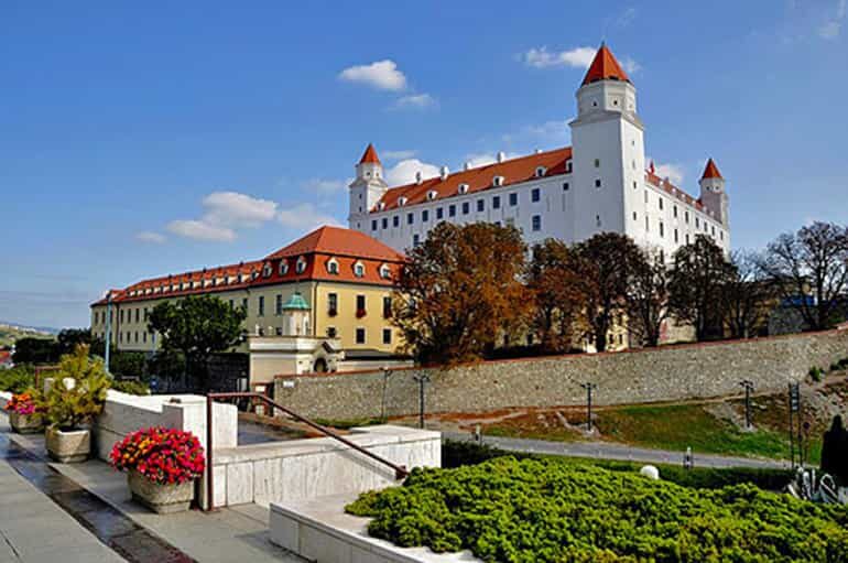 From Budapest: Bratislava Day Trip - Key Points