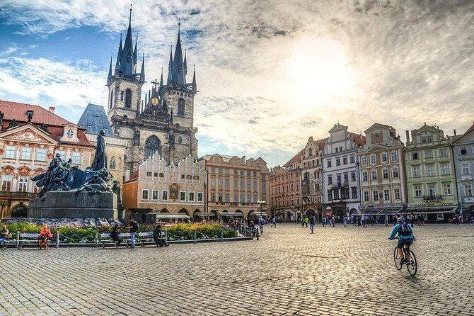 From Budapest to Prague: private transfer with a 2 hour stop - How the Journey Feels