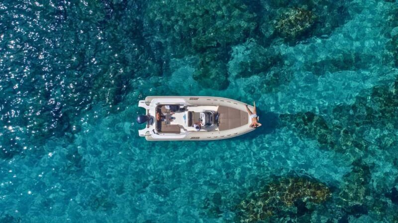 From Cala Gonone: dinghy excursion in the Gulf of Orosei - The Experience in Detail