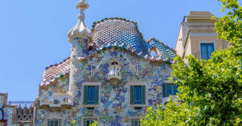 From Costa Brava: Barcelona and Antoni Gaudí's Work Bus Tour - Who is This Tour Best For?