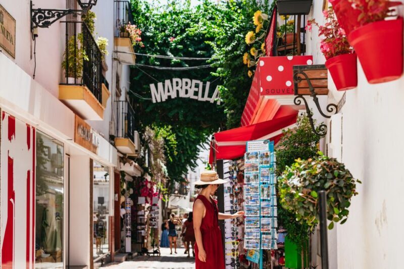 From Costa del Sol: Mijas, Marbella and Puerto Banús Tour - Key Points
