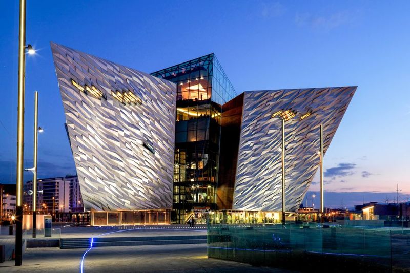 From Dublin: Giant's Causeway & Belfast Titanic with Ticket - Belfast Free Time: 30 Minutes to Grab a Bite and a Few Sights