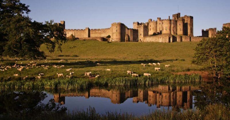 From Edinburgh: Holy Island, Alnwick Castle & Northumbria - Who Is This Tour Best For?