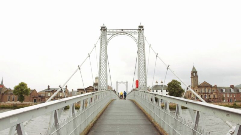 From Edinburgh: Loch Ness & Inverness Tour in Spanish - Stops in Dunkeld and Pitlochry