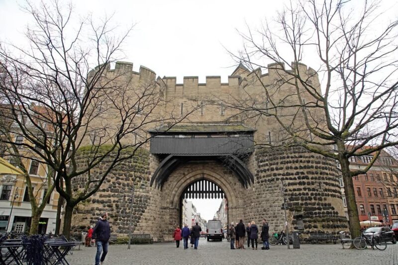 From Eigelstein to Nippes: city tour and wine hike - A Deep Dive into the Experience